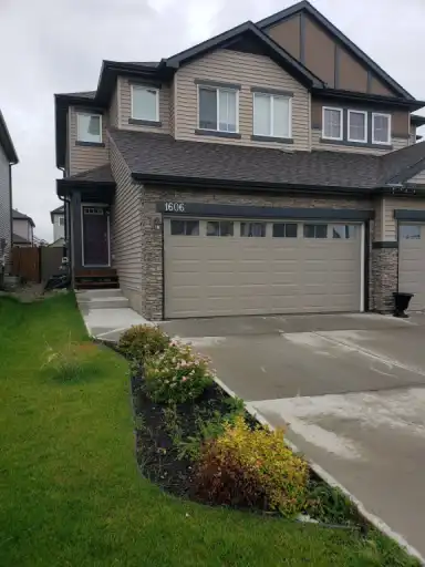 3 Beds 2.5 Bath House | 1606 52 Street Southwest, Edmonton | 3102373