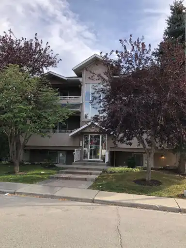 Clean 2 Bedroom 2 Bath. Tuxedo Condo | #102, 335 30 Av. NE, Calgary | 3158467