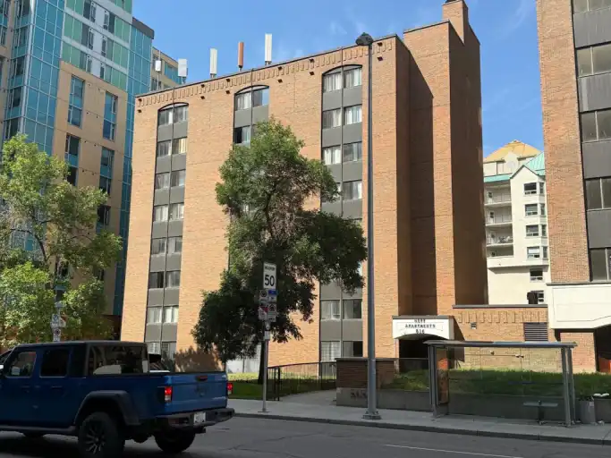 Cozy Studio Apartment | 816 4 Avenue Southwest, Calgary | 3156078