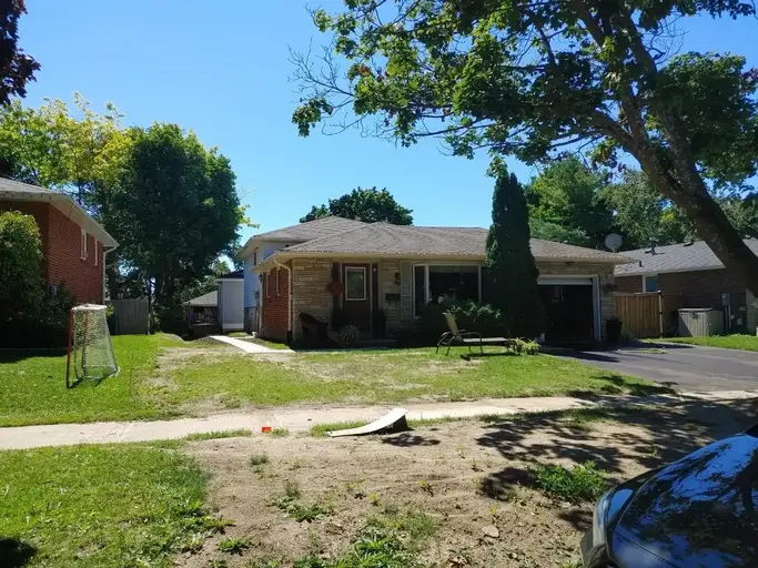 Roslyn 29 | 29 Roslyn Rd, Barrie | 3106178