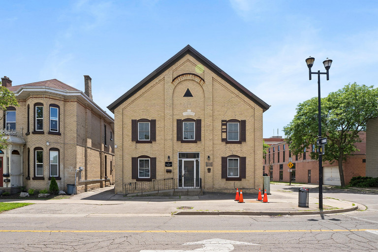35 Wellington Street - *SPECIAL PROMOTION: One Month Free Rent! | 35 Wellington St, Brantford | 3106251