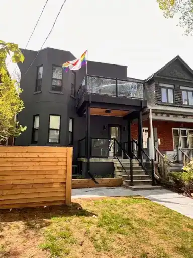 Renovated Boutique Studio | 15 Thorburn Avenue, Toronto | 3169990