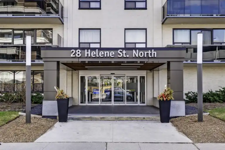 28 Helene Street North | 28 Helene Street North, Port Credit | 3122335