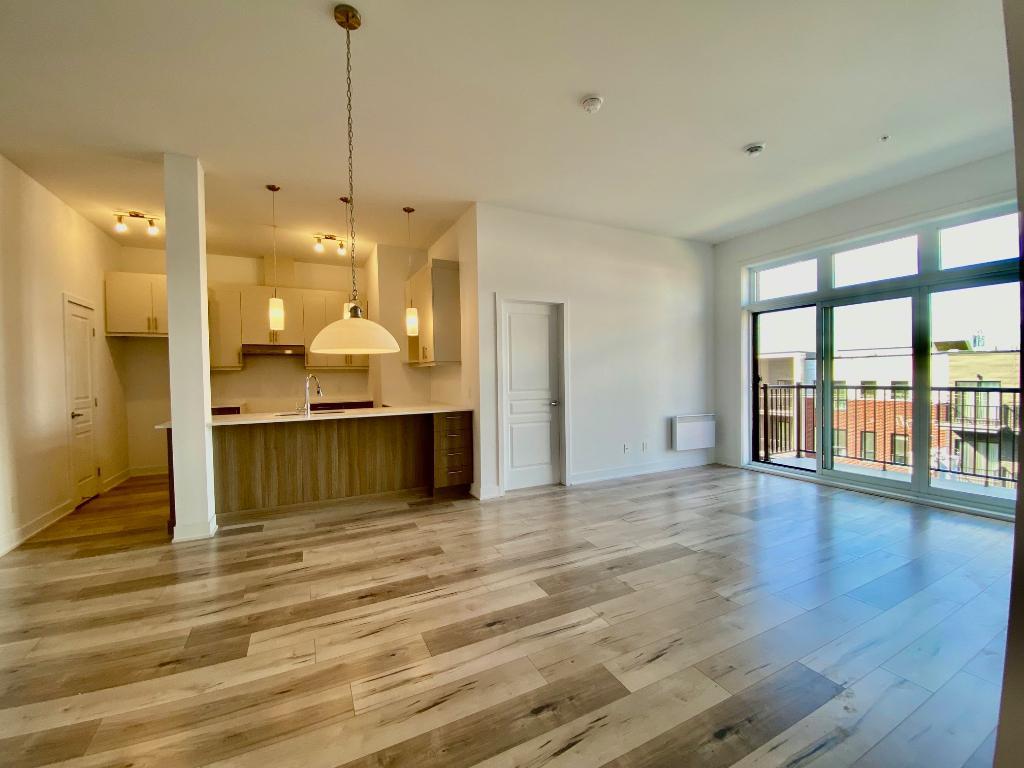 Longueuil 4 1/2 spacieux 1051 pi ca | 3108845