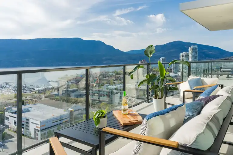 Furnished panoramic penthouse in downtown Kelowna | Kelowna | 3108942