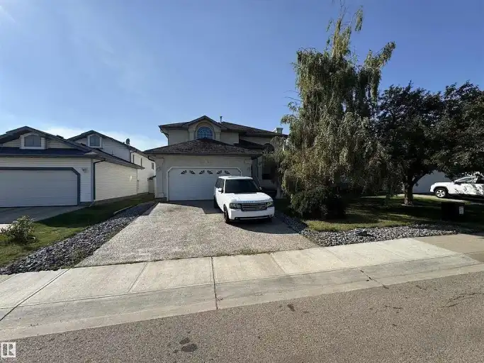 4-Bedroom, 2.5-Bathroom Home (Main Floor) in Elsinore, North Edmonton | 17812 103 Street Northwest, Edmonton | 3135600