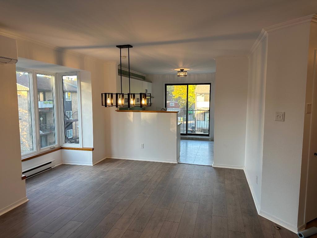 MAGNIFIQUE 5 1/2 - ENTIÈREMENT RÉNOVÉ - TRIPLEX | 3113333