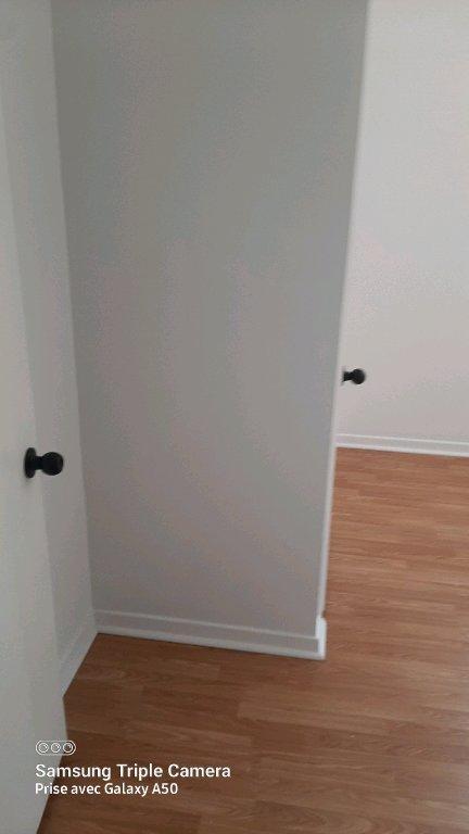 4.5 Ss-sol 3plex 2 Chambres (13×10 +8×8) Libre 27 oct Magnifique 4.5 au rez de jardin rénové, dans 3plex au coeur du Vieux-Longueuil, Hauts Pl | 3113647