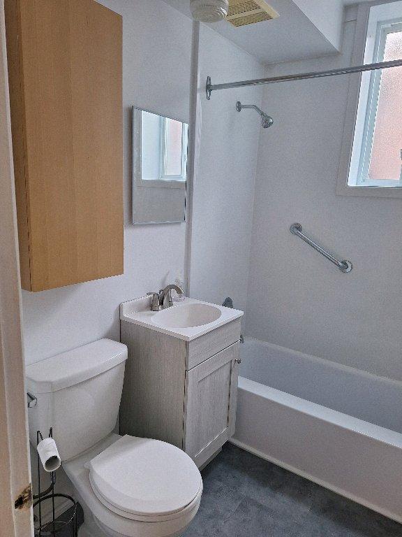 4.5 Ss-sol 3plex 2 Chambres (13×10 +8×8) Libre 27 oct Magnifique 4.5 au rez de jardin rénové, dans 3plex au coeur du Vieux-Longueuil, Hauts Pl | 3113647