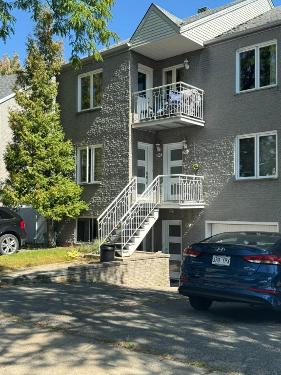 Très grand 4 1/2 à louer à Montréal | 3113652
