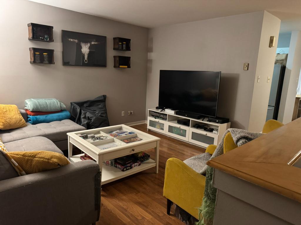 Très grand 4 1/2 à louer à Montréal | 3113652