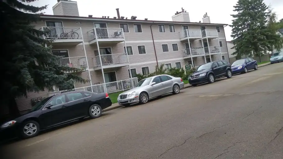 2 BDRM CONDO-ground floor East facing corner suite! | 10136 160 Street Northwest, Edmonton | 3140947