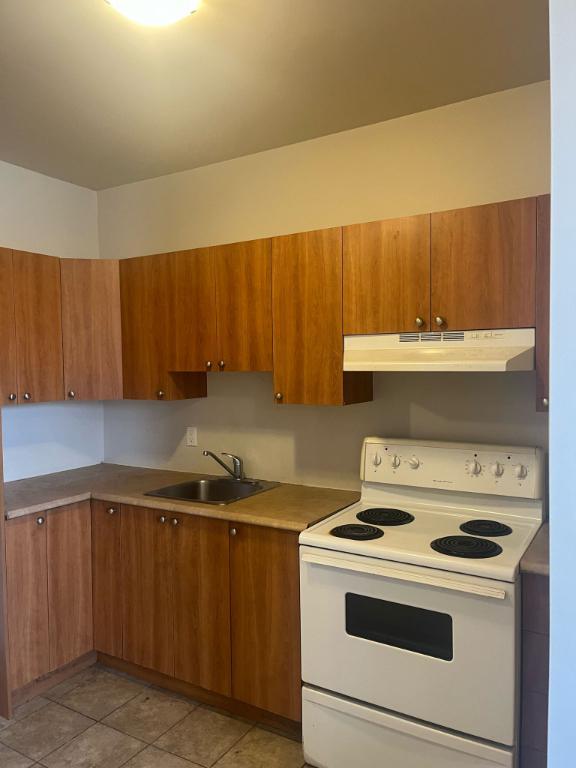 4 1/2 disponible avec possibilité de stationnement | 3115323