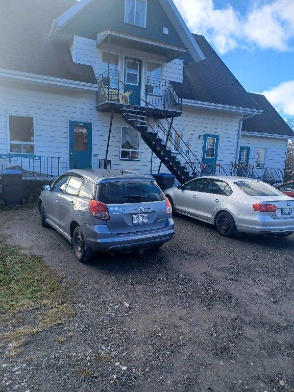 4etdemi a louer a st louis du ha ha pas chauffer pas éclairé pas chien 2eme étage | 3115332