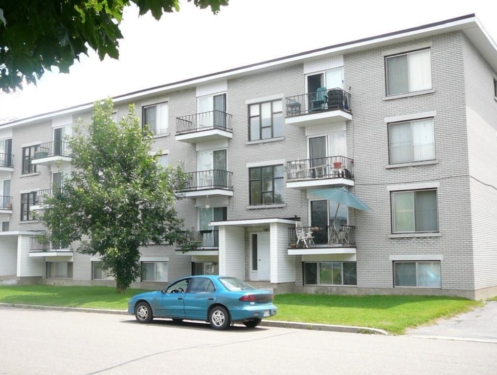 4 1/2 PRÈS WALMART, PONT LAVIOLETTE, CHAUFFÉ, WIFI INCLUS !! | 3115346