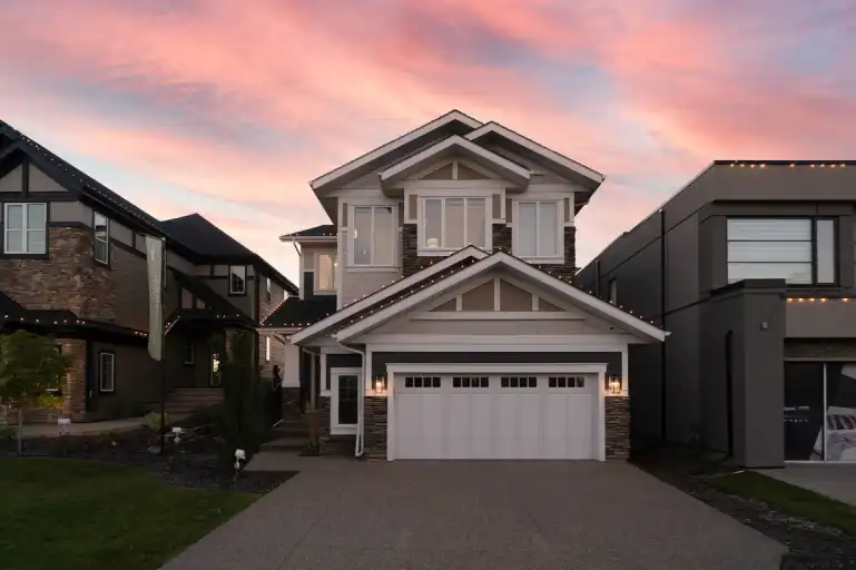 Modern Contemporary Home | 1493 Howes Crescent Southwest, Edmonton | 3140339