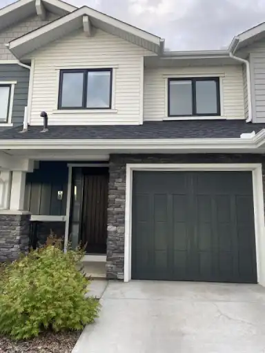 Spacious Modern Finish Townhouse in Crestmont with 3 Br and 3.5 Bath | 57 - Crestridge Common SW, Calgary | 3115940
