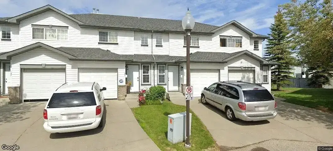 Step into this beautifully refreshed 3-bedroom end-unit townhome with a single a | 123 - 16823 84 Street Northwest, Edmonton | 3164480