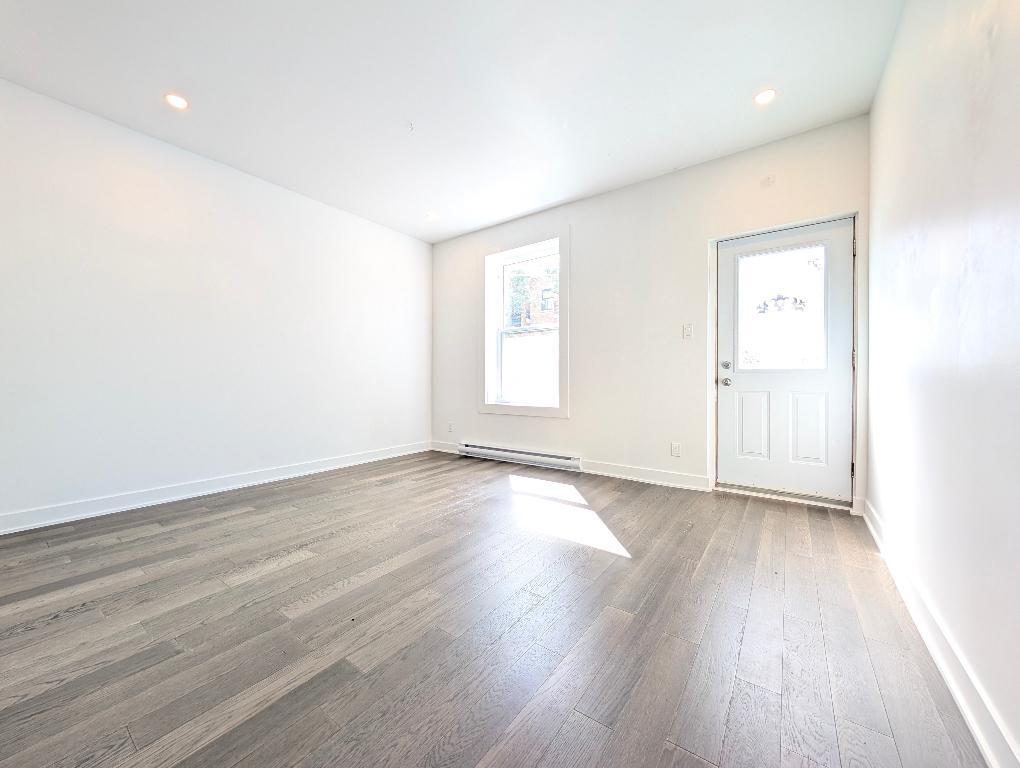 **Because You Deserve Renovated 4 1/2 w Parking, Metro Lasalle,Verdun** | 3115991