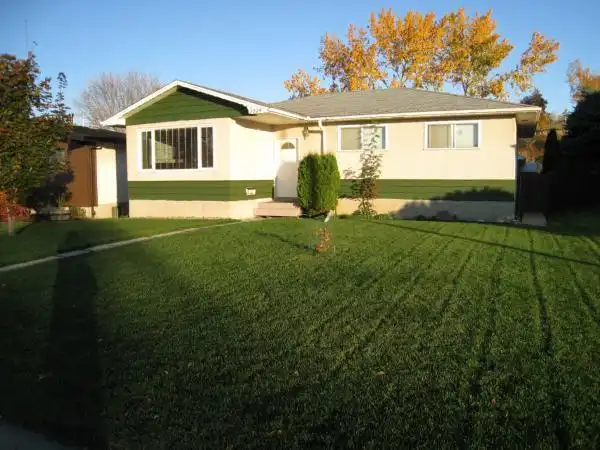 Renovated 3+2Bedroom 3-Bath Bungalow on Rundle Park | 3524 103 Avenue Northwest, Edmonton | 3146176