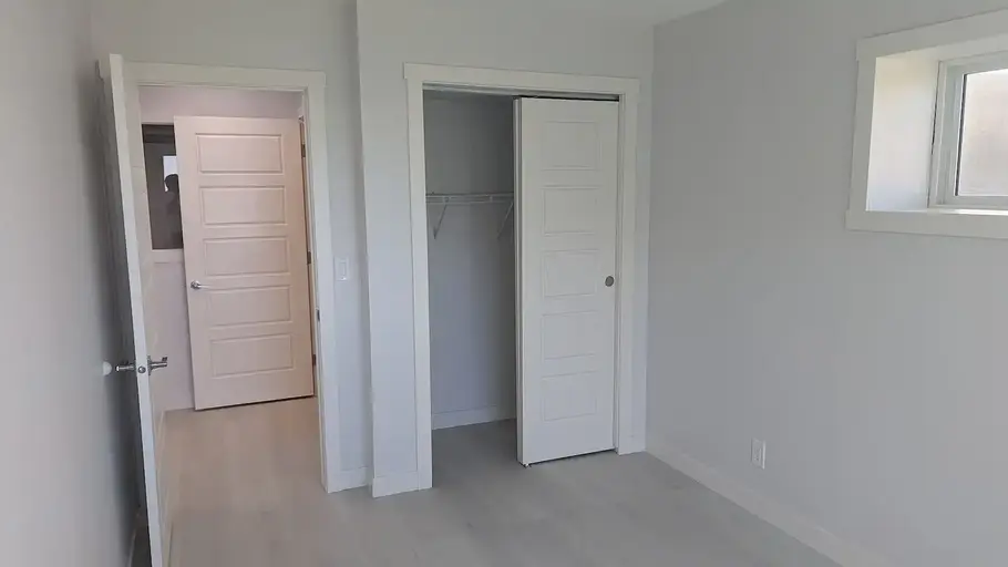 Clean, newly built 1 bedroom, 1 office basement with expansive backyard | 52 Nolancrest Circle Northwest, Calgary | 3117838