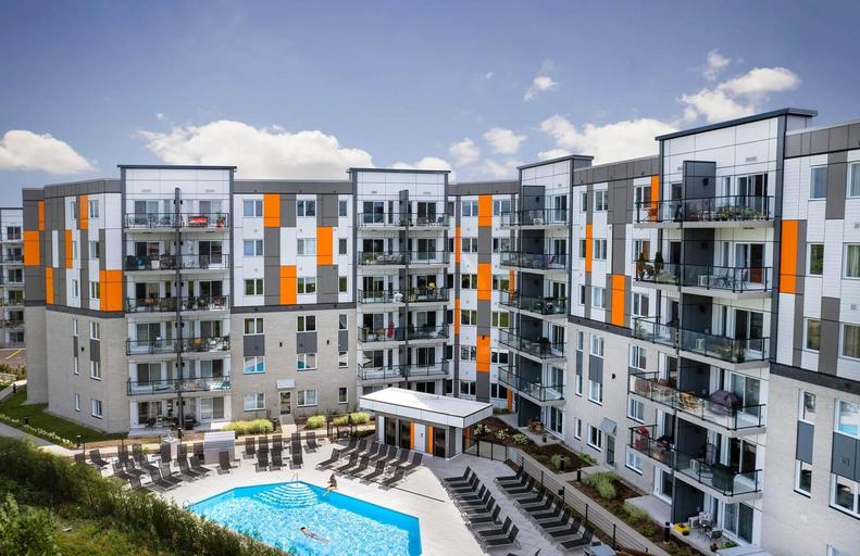 Diplomates | 8530 De La Comtoise, Quebec | 3175207