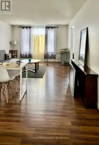 ROOM 2 - 252 WILLIAM ROE BOULEVARD N | ROOM 2 - 252 WILLIAM ROE BOULEVARD N, Newmarket | 3118026