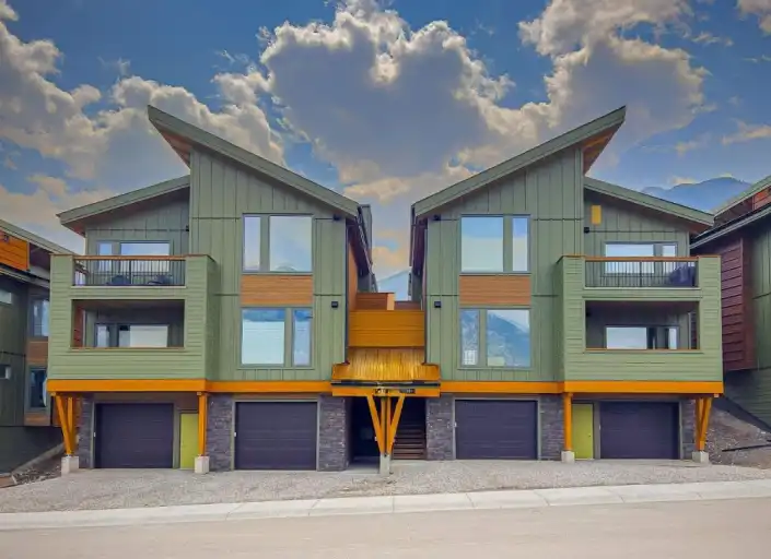Brand new 3-Bedroom Alpine Loft in Canmore | 301E - 209 Stewart Creek Rise, Canmore | 3118129