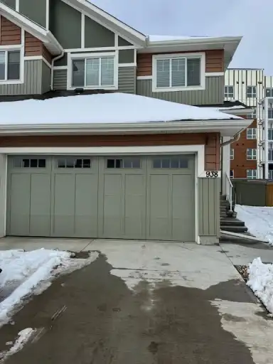 3 Bed, 3 Bath Attached Home in South Side of Edmonton | 938 Daniels Loop Southwest, Edmonton | 3135356