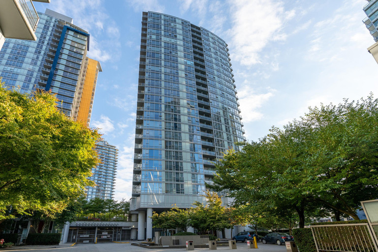 Spectrum Towers | 131 Regiment Square, Vancouver | 3149396