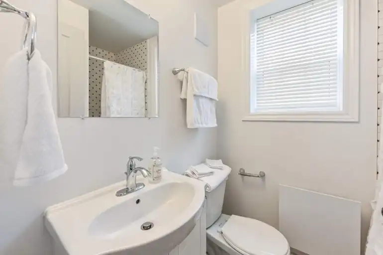 2014 Edinburgh Drive | 2014 Edinburgh Drive, Burlington | 3170774