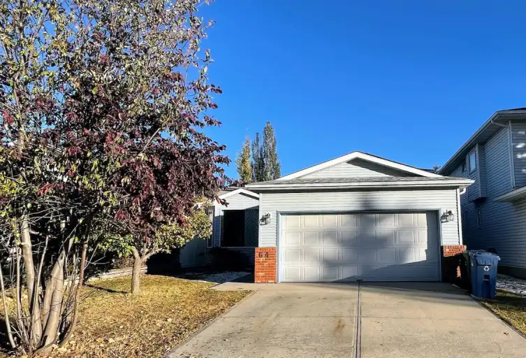 Newly renovated house with 3 bedrooms + den for rental | 64 Hawkmount Close Northwest, Calgary | 3130510
