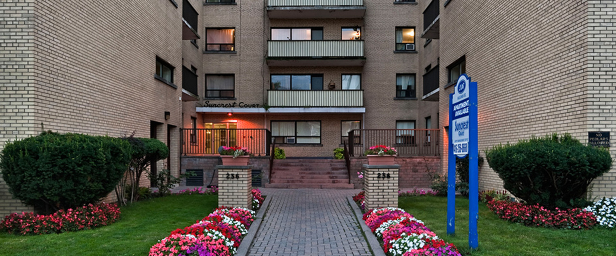 Suncrest Court | 236 Vaughan Road, Toronto | 3121421