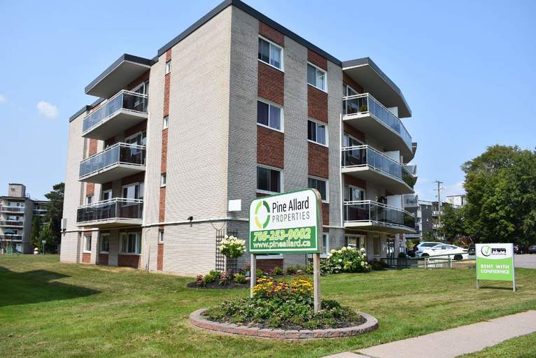 Pine Allard Properties | 751 Pine Street, Sault Ste. Marie | 3121478