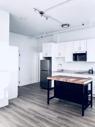 Waldorf Studios | 116 West Hastings Street, Vancouver | 3121779