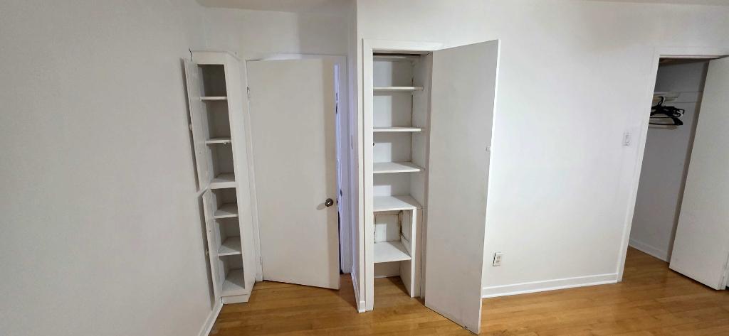 À LOUER – Grand 5 ½ lumineux et rénové à St-Hubert / Lemoyne 2 200 $ | 3121933