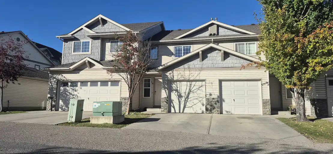 Spacious 3 Bedroom Townhouse in Evergreen | 19 - 19 Eversyde Court Southwest, Calgary | 3122216