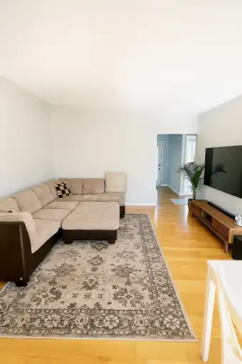 Bright main floor three bedroom suit 5 min walk to ctrain | 5842 Dalgleish Road Northwest, Calgary | 3124460