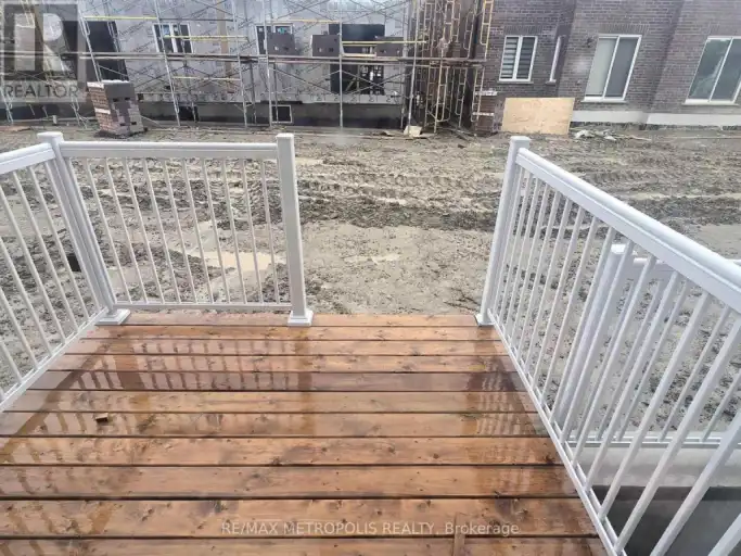 MAIN - 21 LA REINE AVENUE | MAIN - 21 LA REINE AVENUE, Richmond Hill | 3138975