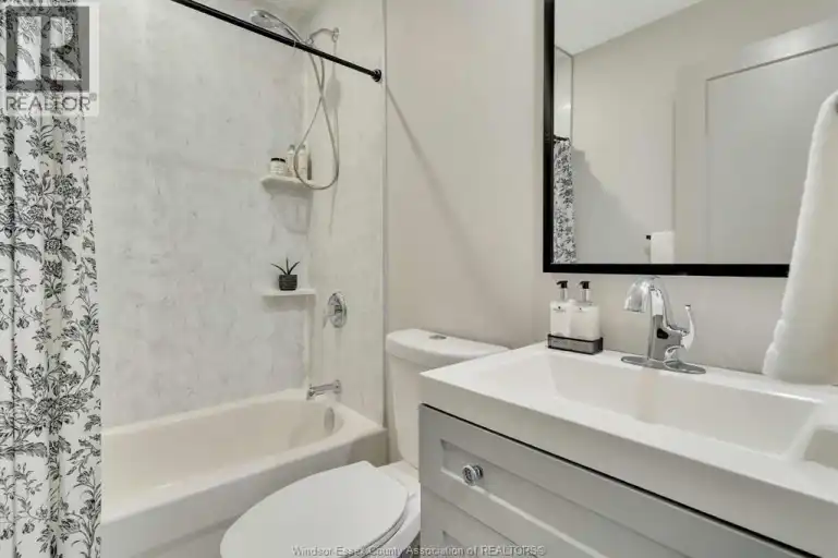 1904 Olive | 1904 Olive, Windsor | 3128083