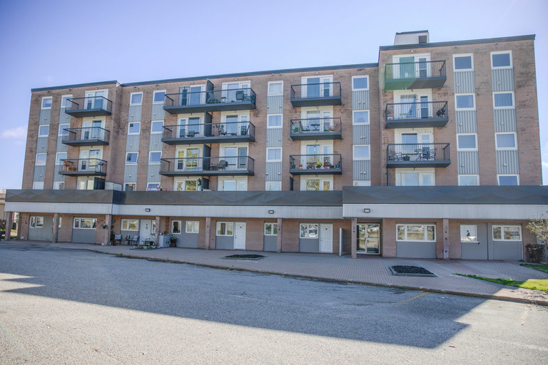 Trout Lake Place - ALL INCLUSIVE | 2677 Trout Lake, North Bay | 3128130