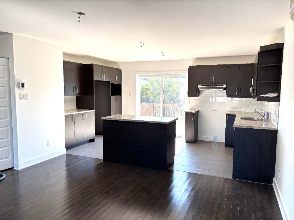 Maison à louer St-Janvier (haut maison avec bachelor) | 3128236