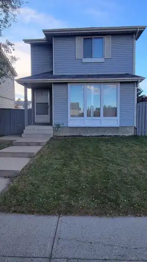 3 Bedroom House in Erinwoods | Erin Woods, Calgary, AB, Canada, Calgary | 3128367