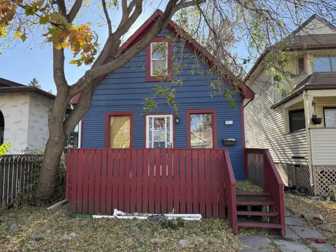 Mount Pleasant Home for Rent — Minutes from Downtown & Kensington! | 913 17 Avenue Northwest, Calgary | 3163175