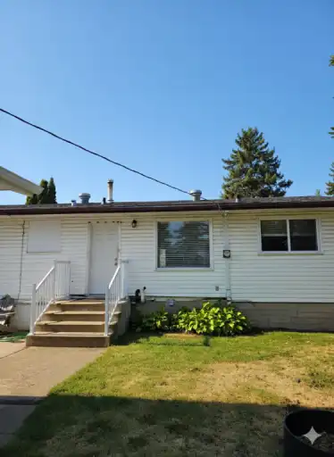 Renovated 3 Bedroom Basement Suite w/ Garage Parking and Pet Friendly | 9055 52 Street Northwest, Edmonton | 3128404