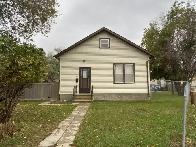 Furnished house for rent | 10 Hindley Avenue, Winnipeg | 3128412