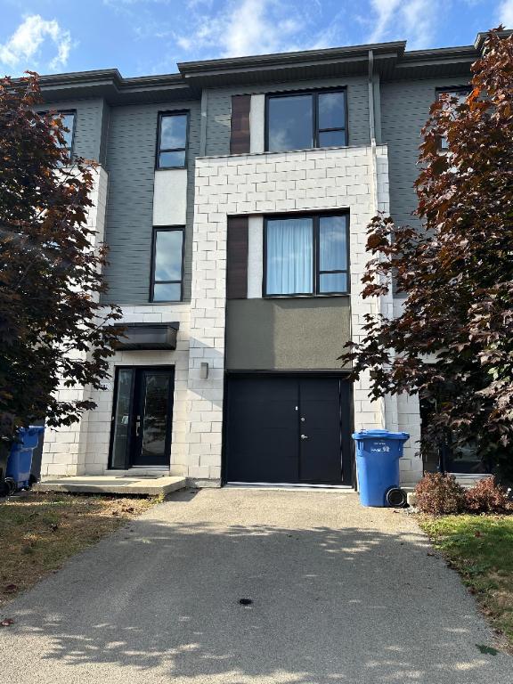 Maison en rangée à louer grand 6-1/2 semi meublé | 3128447