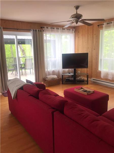 Cozy Lakeside Getaway | 3156158