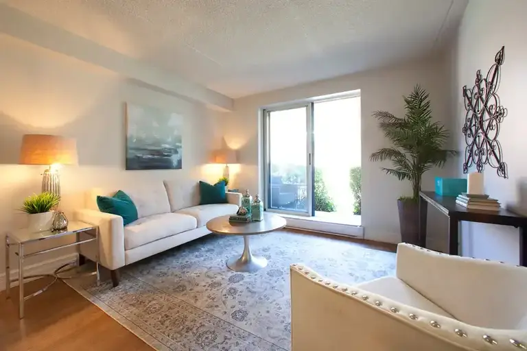 Oakdale Heights | 16 Capner Street, St. Catharines | 3129371