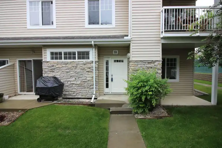 2 Bedroom, 2 Bath Executive Carriage House | 420 Cranberry Way, Sherwood Park | 3129653